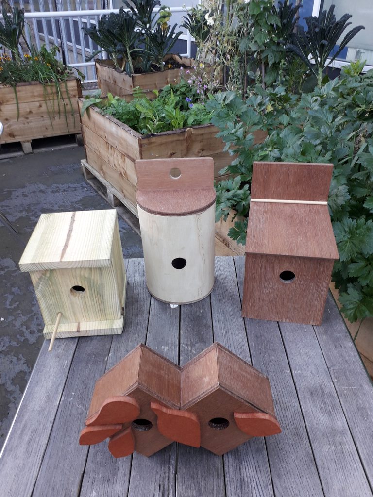 Bird tables